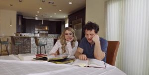 我的繼母毀了功課準備 Rachael Cavalli Rachael Cavall-av8d