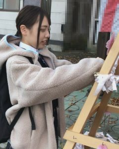 FC2-PPV-1206782 [個人拍攝] 縣級綜合課程 天真白皙的少女。我幫他解決了家庭問題。酒店的戶外暴露服務。-av8d