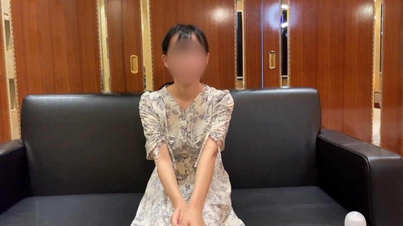 FC2-PPV-4742346 與秘密美女的中出性愛影片。超過1小時40分鐘的影片，充分展現了高潮、抽插與受精的場景。-av8d