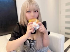 FC2-PPV-4745950 擁有頂級身材的咖啡妹！豐滿的美胸身材性感無比，被猛幹、被雞巴抽插的畫面簡直讓人無法抗拒-av8d