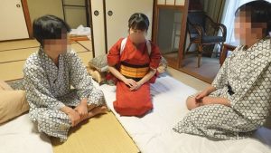 FC2-PPV-4747786超可愛！合法溫泉旅館長女確定懷孕！第三夜！ AV男優+兩人3P亂交，7連爆中出！我徹底沉迷於屌絲了！-av8d