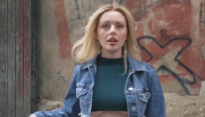 大屁股大奶金发女郎_Ruby_Lee_公共性爱-av8d