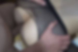 FC2-PPV-4760283一位身材苗條、長著直黑髮的美麗已婚婦女被一個瘋狂的男人奪走了尊嚴，他把他的生雞巴塞進她緊繃的屁眼裡。-av8d