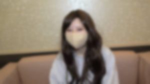 FC2-PPV-4760623 20歲的Mi〇醬。操著關西腔的活潑美女，主動性十足。身材完美、白皙的矮個子女孩，被無情地生猛幹掉。-av8d