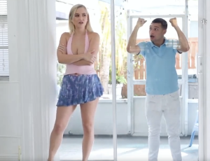 巨乳美女用身体偿还房租-av8d