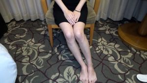 FC2-PPV-4770251 一個身高150厘米，身材嬌小可愛的女人。她總是面帶微笑，握著我的雞巴時看起來非常開心。真是太棒了！窺視著窺器內部。她開心地吞嚥，並在裡面射精。-av8d