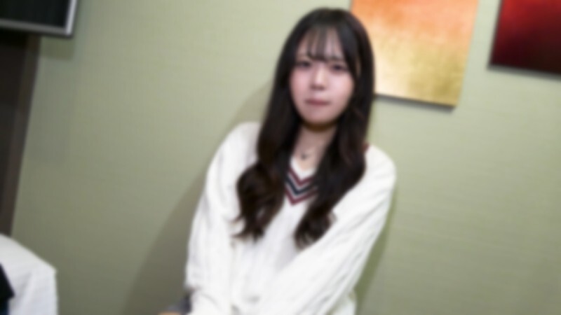 FC2-PPV-4792776 纖細的梓醬正朝著偶像出道的目標努力。雖然她有些害羞，但還是從後面發出呻吟，白皙的肌膚泛起了紅暈。-av8d