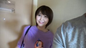 FC2-PPV-4804095 她是個可愛的女大學生，完全可以成為偶像團體的中心成員。她可愛的外表和她傲人的胸部並不相符，所以她興奮極了，在她體內達到了高潮。-av8d