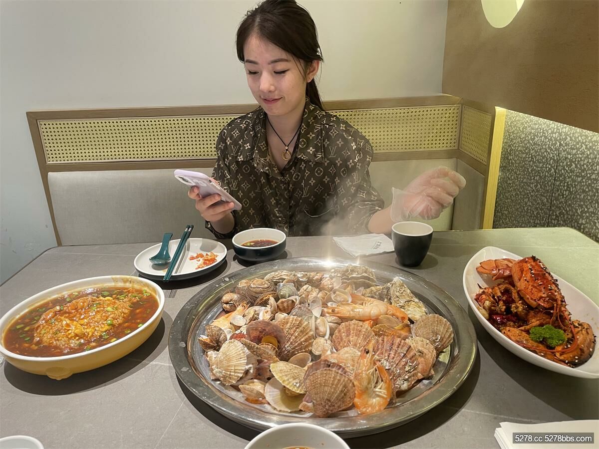 蘋果原相機云端泄密流出山東省淄博市臨淄區金山鎮愛吃精的騷逼少婦徐瑤高清-av8d