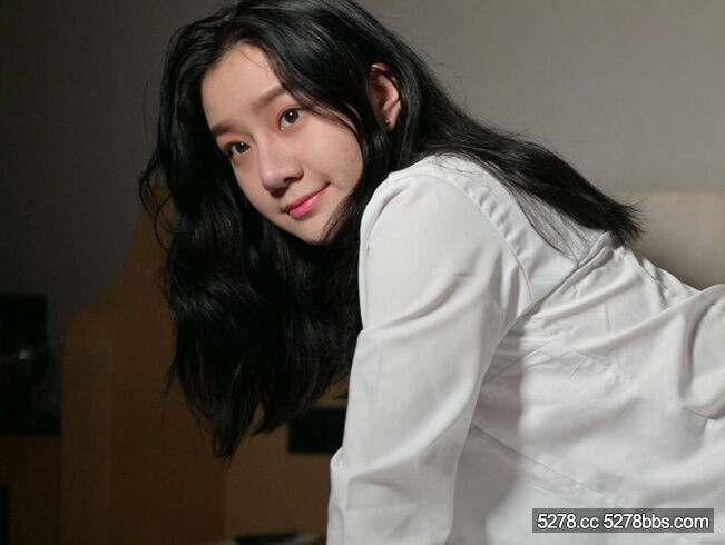 頂級白嫩模特【萌萌】，大尺度攝影，跟攝影師啪啪，絕美大白奶子，一線天美鮑，銷魂的表情誘人-av8d