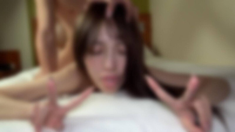 FC2-PPV-4886081 A罩杯的女孩笑容甜美，有男朋友，性格順從。她舔著他的肛門，在他抓住她頭的時候比出兩個V字手勢。大量射精，目的是讓她懷孕。-av8d