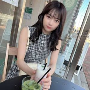 FC2-PPV-4887481 先到先得。一位皮膚白皙的女大學生，今年春天剛滿18歲。一位優雅的美女，值得被射入陰道。-av8d