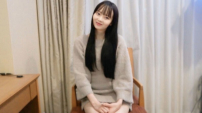 FC2-PPV-4891699 純潔纖細的美人，擁有令人驚豔的美腿！超小的臉蛋和絲滑的黑髮，她的第一次吞嚥體驗！她驚豔的容貌和天然秀發令人嘆為觀止！-av8d