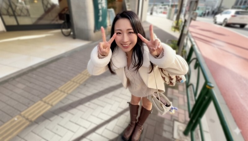 FC2-PPV-4891706 一位外表清純的19歲幼兒園老師，操著一口關西腔，呻吟著，翻著白眼，沉浸在極致的快感中！長舌口交，噴射射精的性愛-av8d