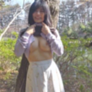 FC2-PPV-4917715 這是一場暴露癖約會，她邊走邊露出乳房，玩弄並按摩自己的乳頭。在被徹底玩弄之後，這位美艷動人的已婚女子被反覆射精在體內！-av8d