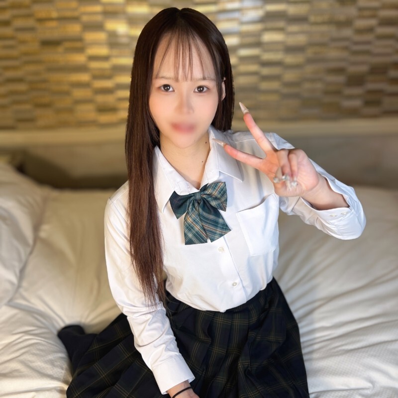 FC2-PPV-4918326 18歲的瞳，擁有著令人驚豔的身材，卻感動得熱淚盈眶！這是她第一次體驗到被超過20公分的巨根猛烈射精的快感，而這一切都被我們用鏡頭記錄了下來。-av8d