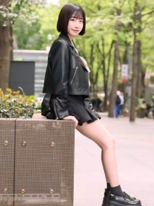 FC2-PPV-4920080 害羞的短髮美女大學畢業第一年的現場性愛視頻♡ 她第一次被翻過來，私處被徹底檢查！ ！-av8d