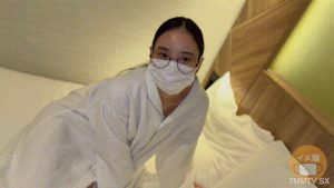 FC2-PPV-4899421 一名女大學生在書店裡被迫忍受了「放屁眼」的折磨。-av8d