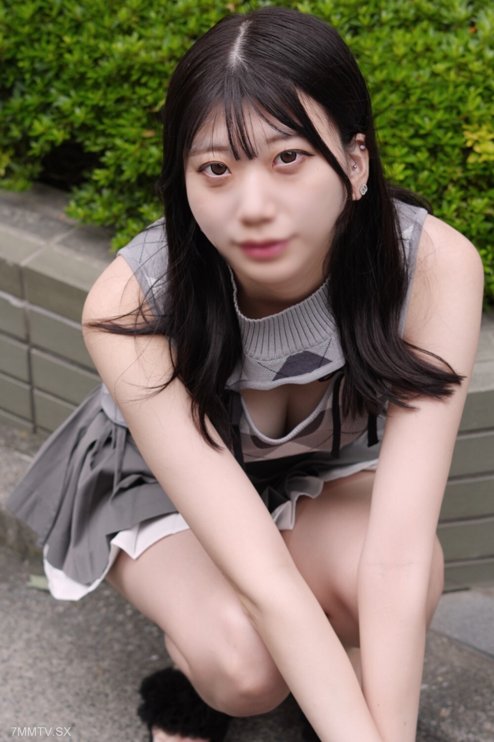 FC2-PPV-4930925 一位身材苗條、挑戰性高的女孩，她能認出公開使用的公式。 騎馬時敏感的洞隨著高潮而膨脹，持續射精提取，大量射精與高潮相呼應！ ！-av8d